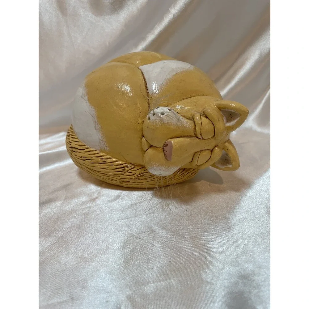 Enesco Vicki Thomas Signed Whimsical Yellow Sleeping Fat Cat Gourd Figurine 2000